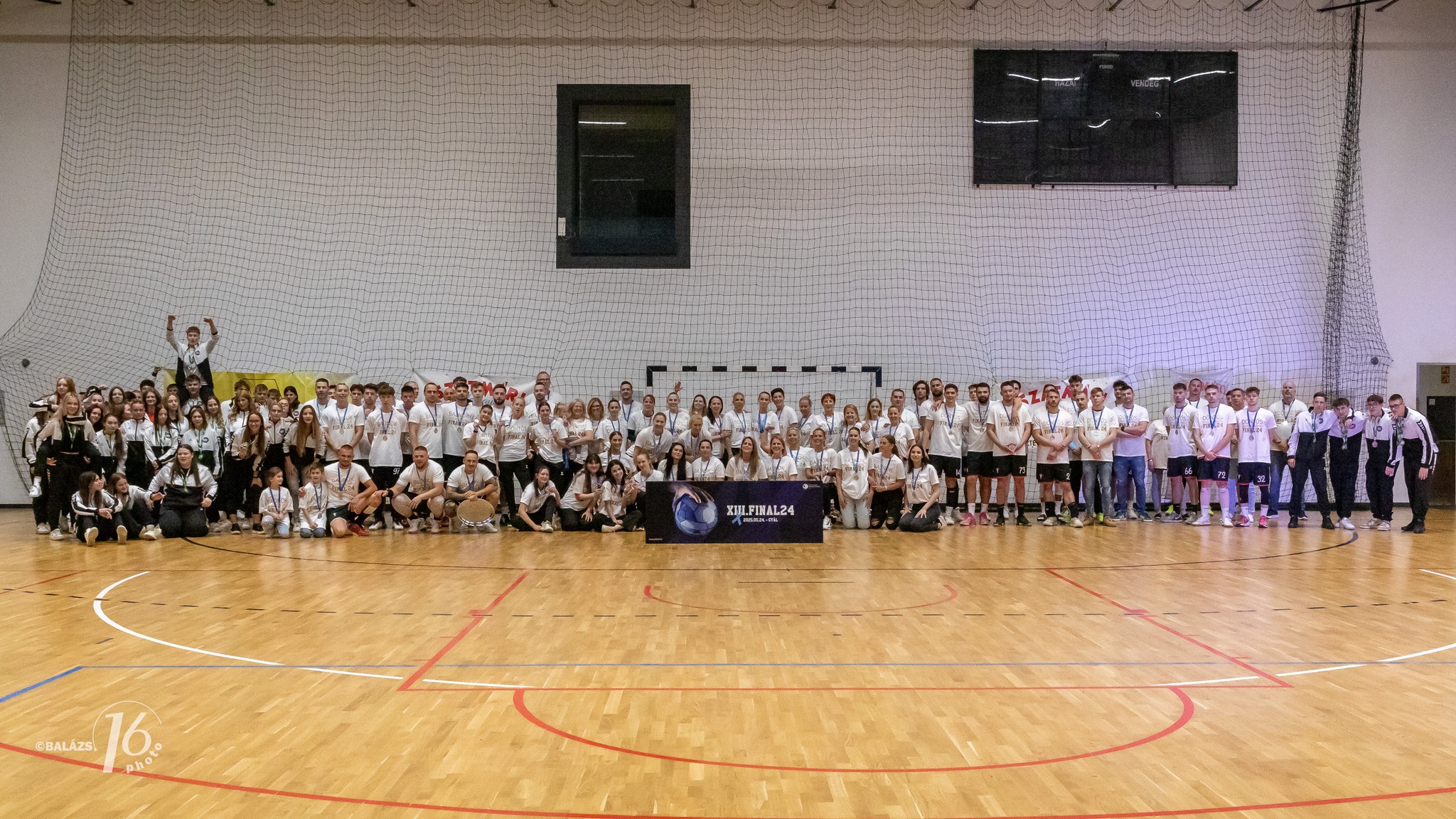 Idén sem adtuk alább...